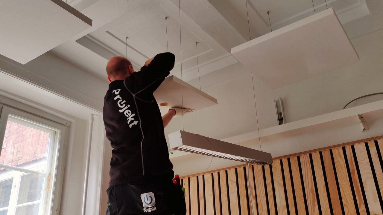 Montage af lamper under loftet