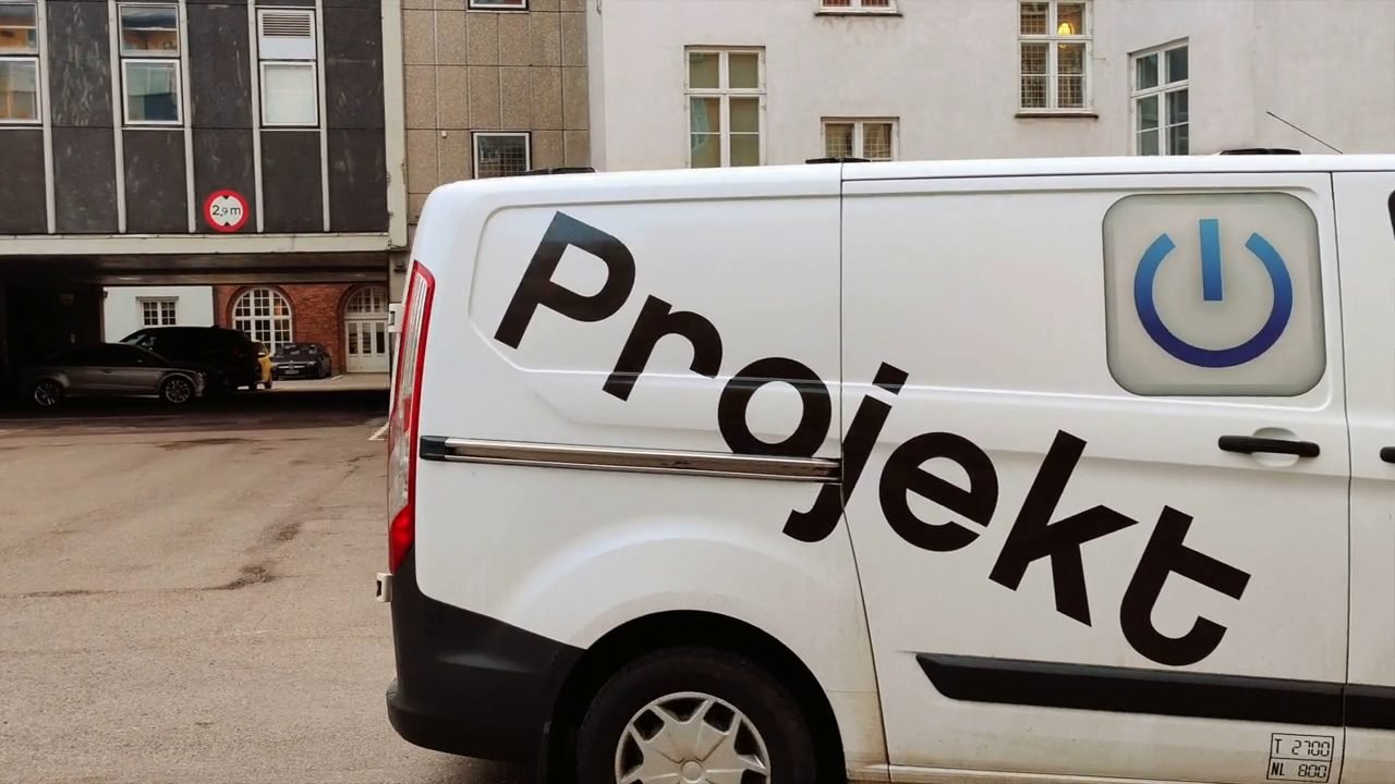 Projekt-varevogn med logo